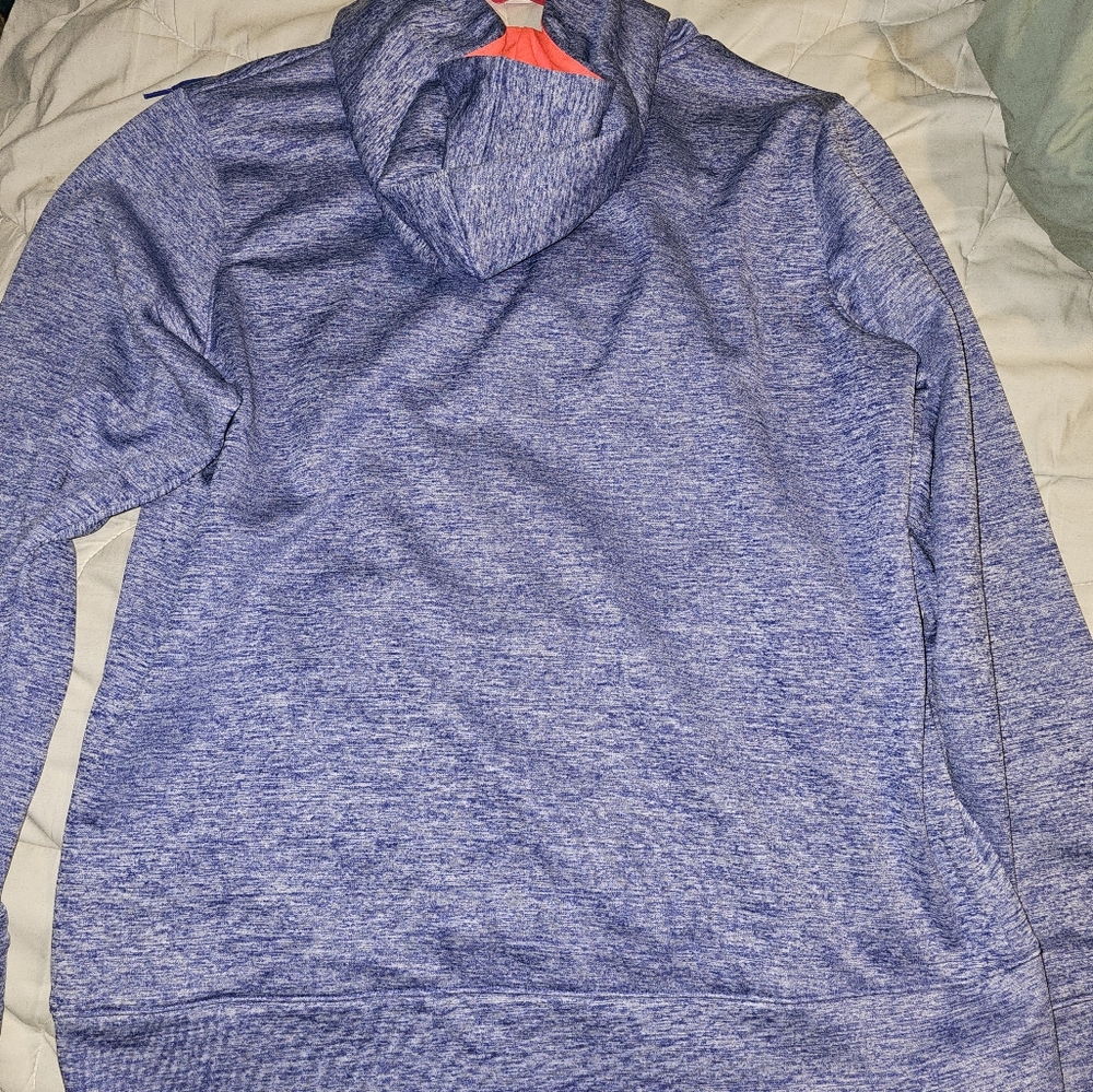 Womans under armour sweatshirt